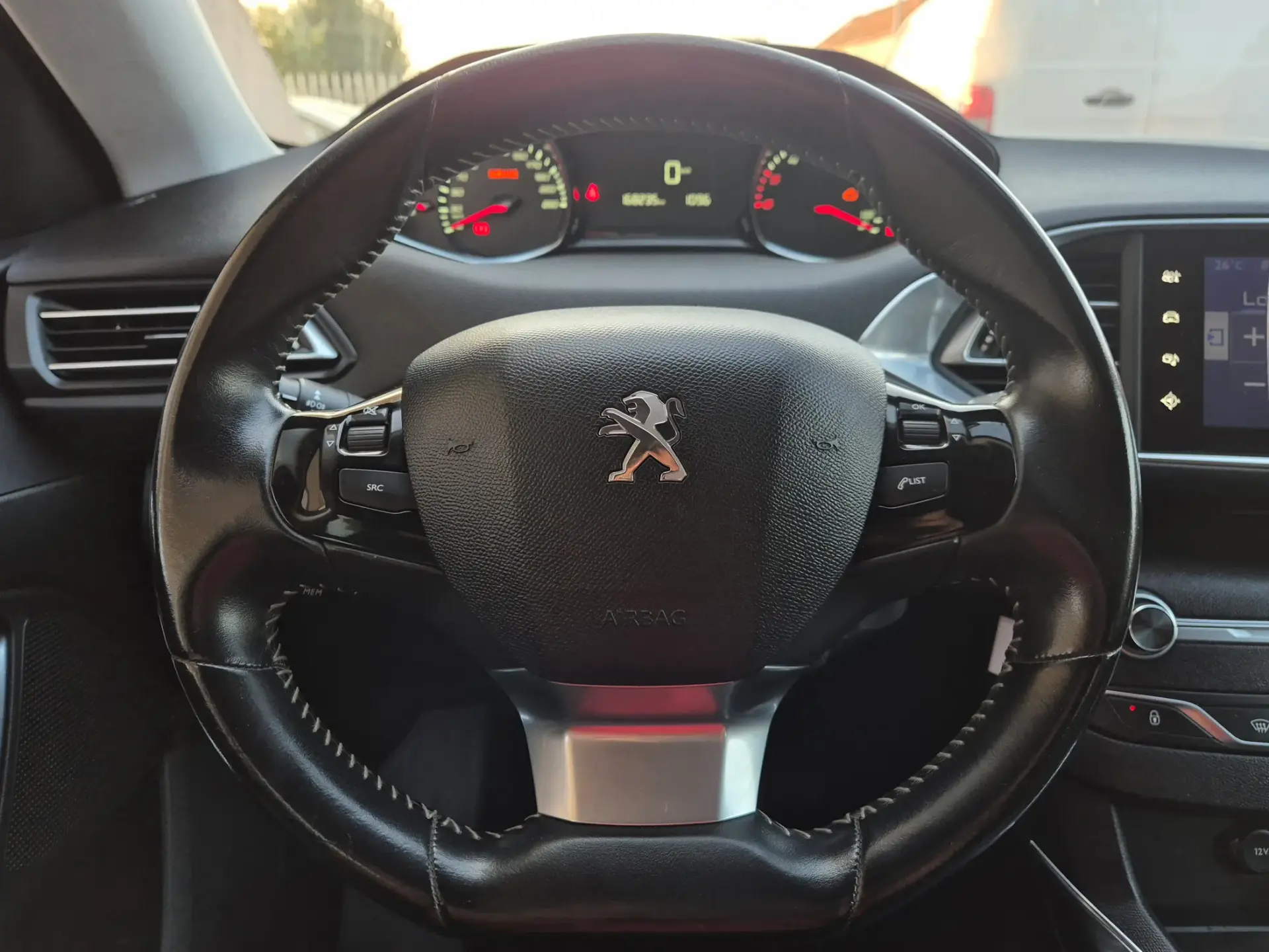 Peugeot 308 1.6 BlueHDi Style 19