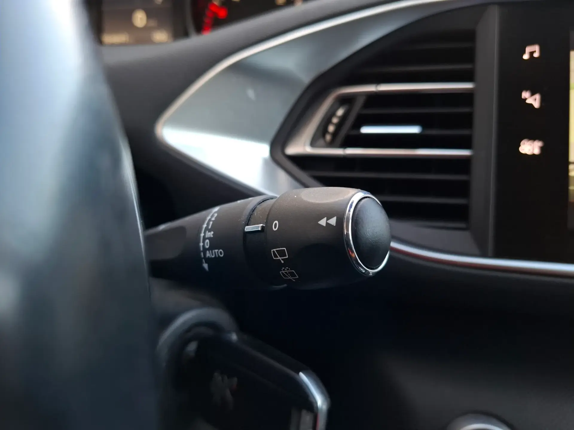 Peugeot 308 1.5 BlueHDi Active EAT8 24
