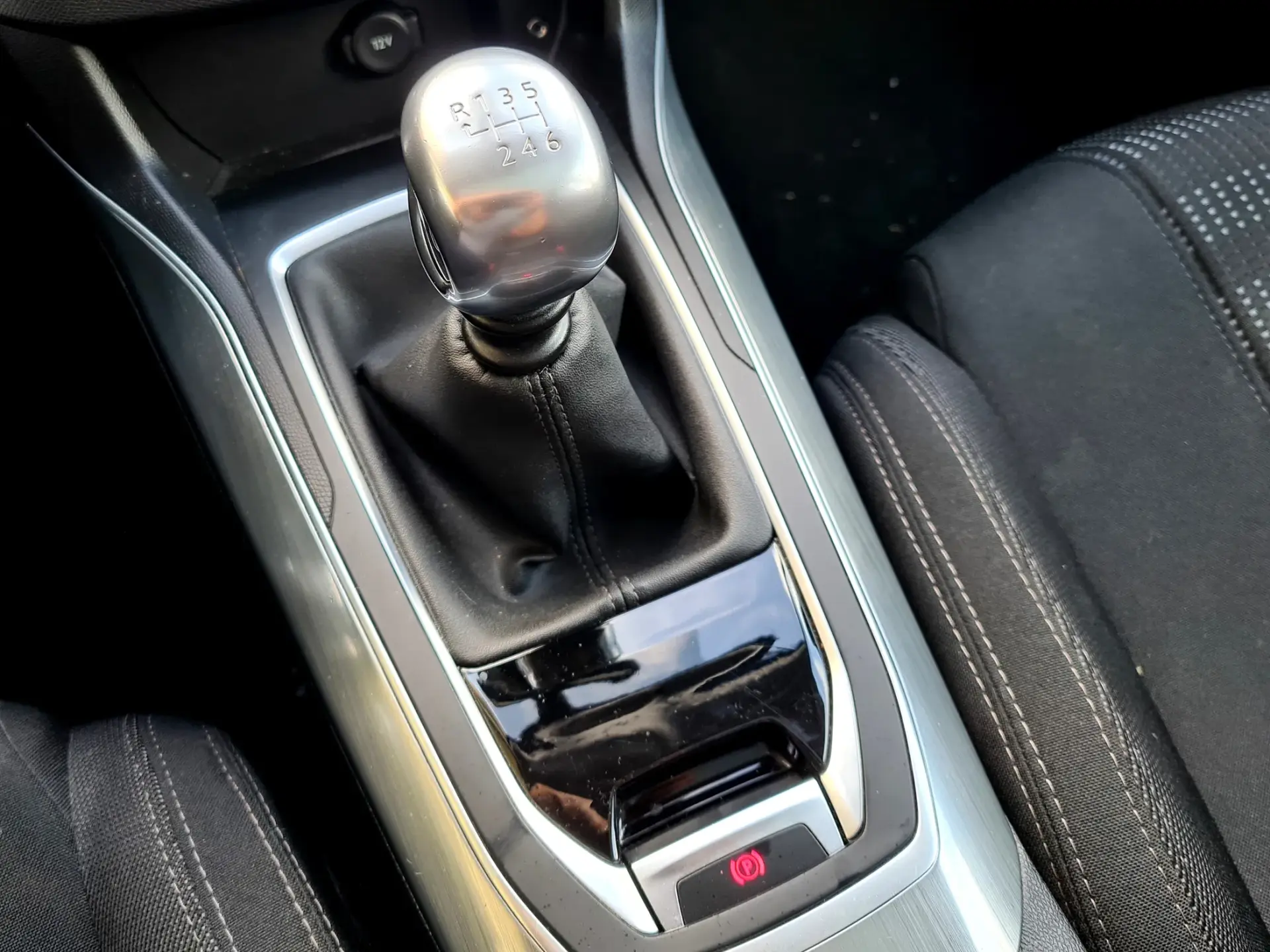 Peugeot 308 SW 1.6 BlueHDi Allure 28