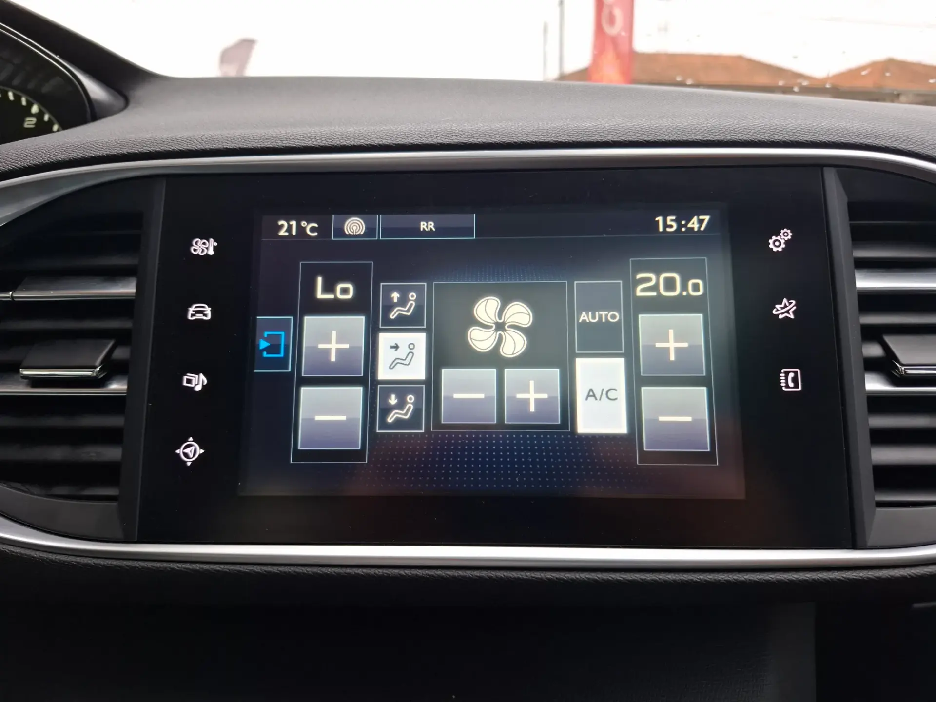 Peugeot 308 SW 1.6 BlueHDi Allure 26