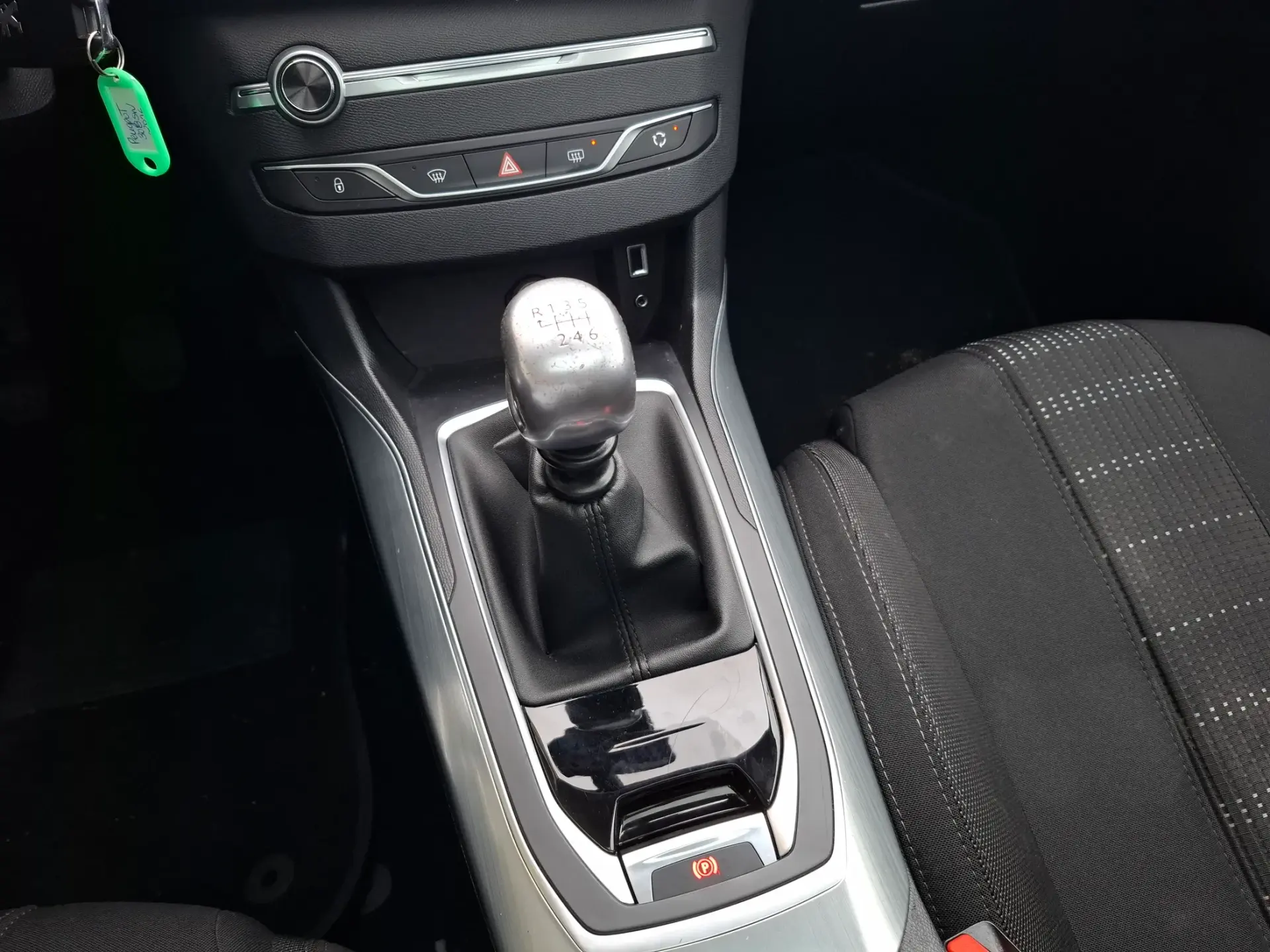 Peugeot 308 SW 1.6 BlueHDi Allure 28