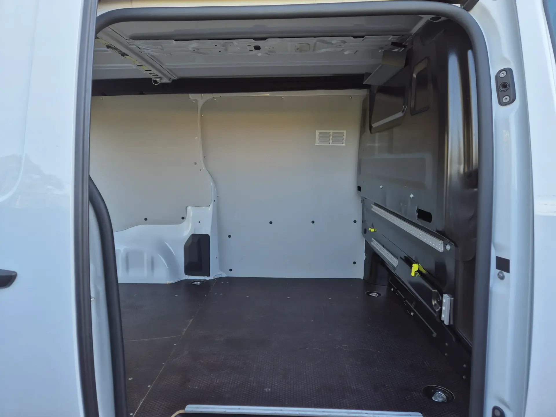 Peugeot Expert Outro 16