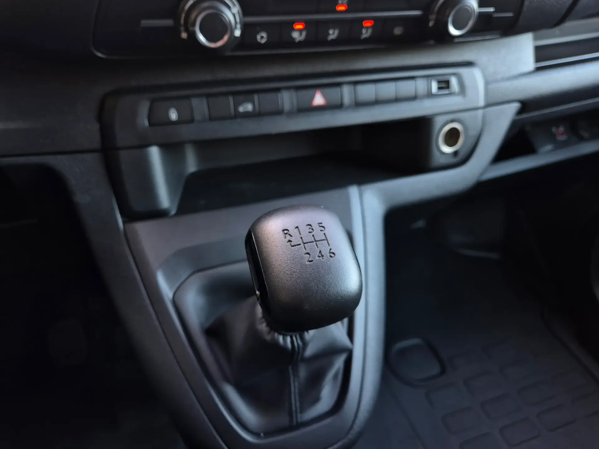 Peugeot Expert Outro 34