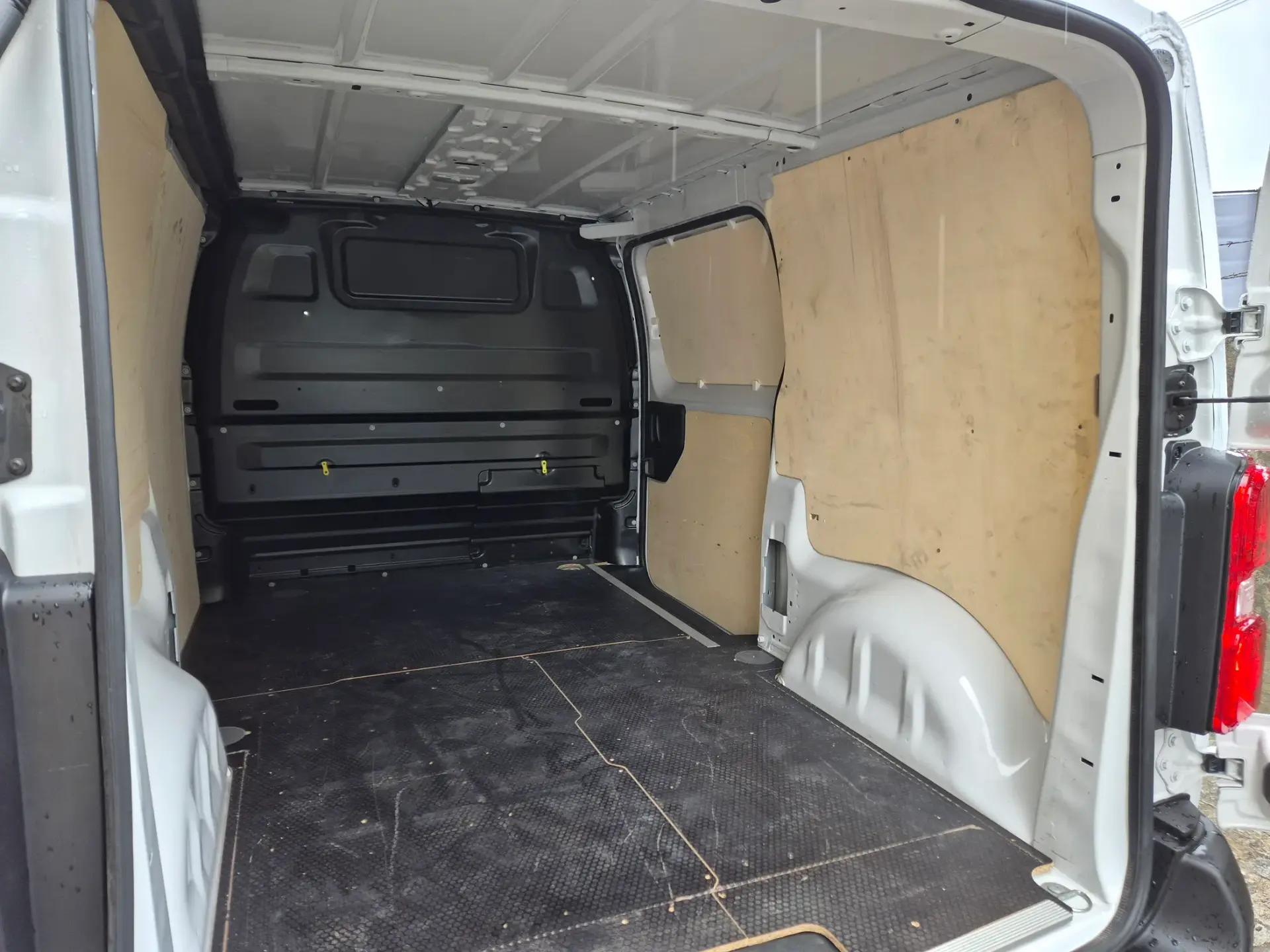 Peugeot Expert 1.5 BlueHDi Standard 9
