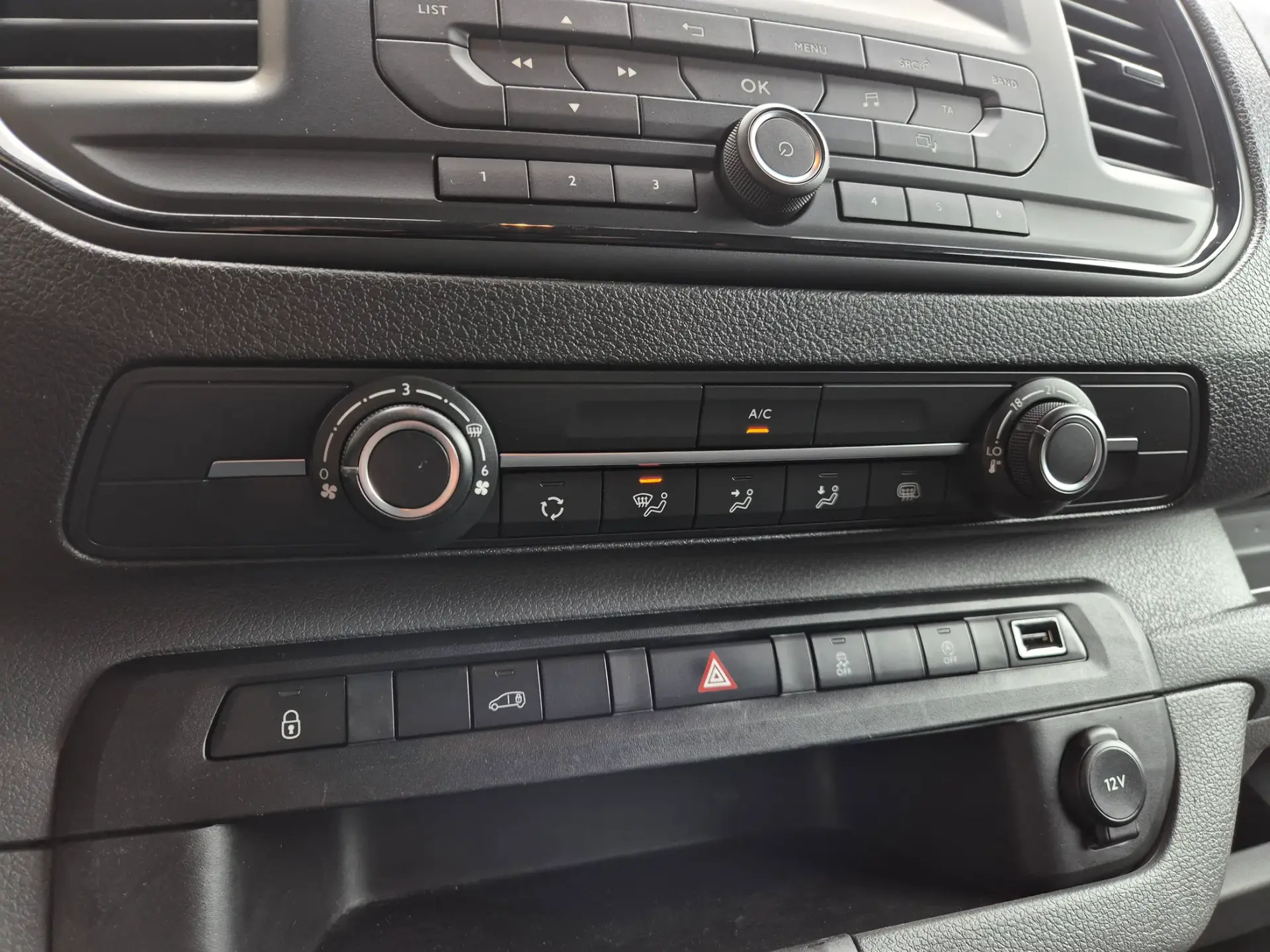 Peugeot Expert 1.5 BlueHDi Standard 23