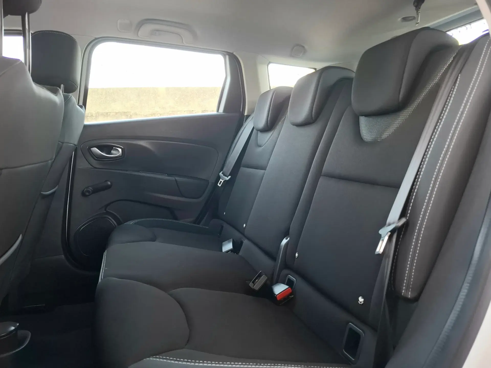 Renault Clio Sport Tourer dCi 75 Stop & Start Expression 10