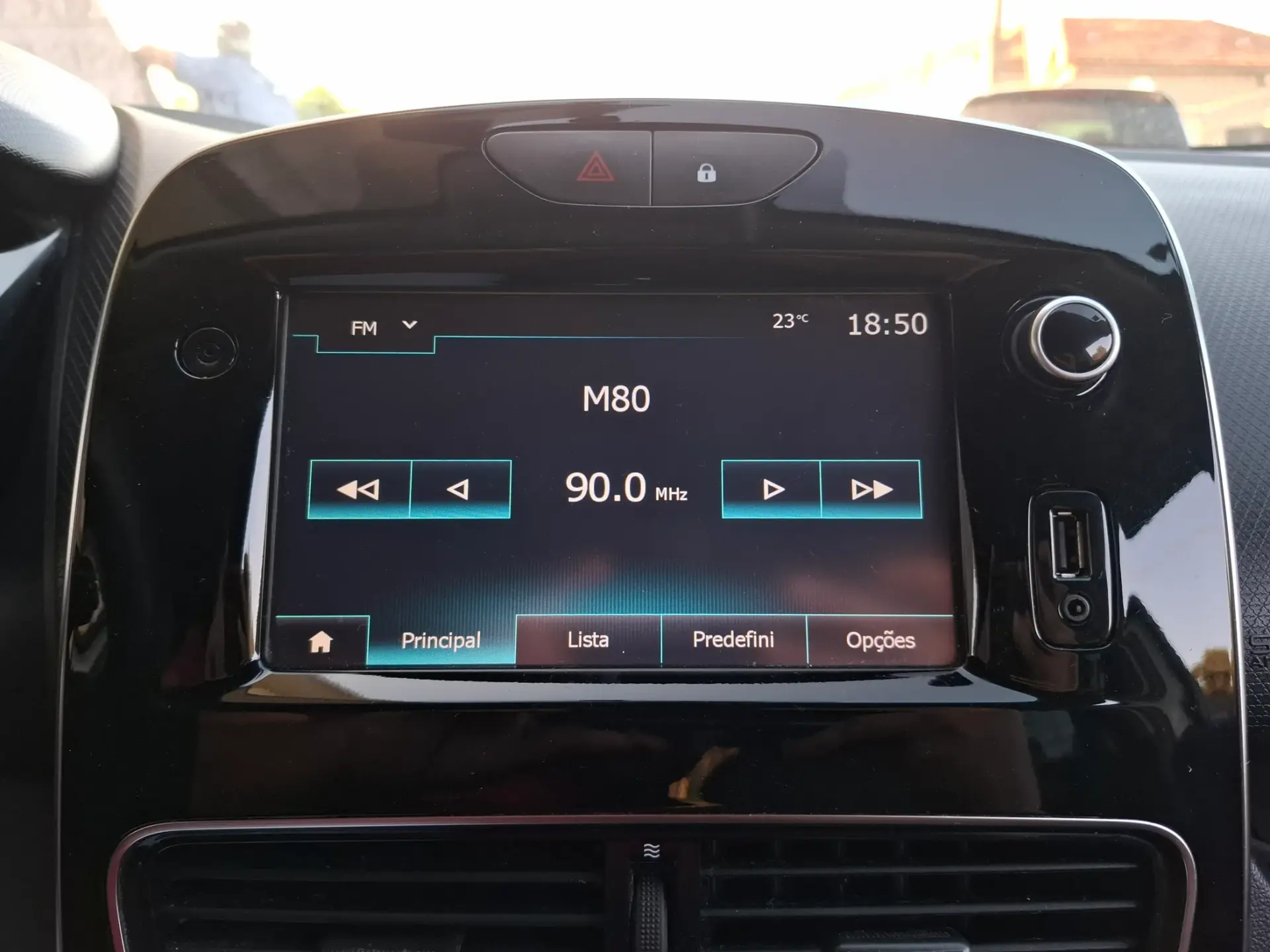 Renault Clio Sport Tourer dCi 75 Stop & Start Expression 19