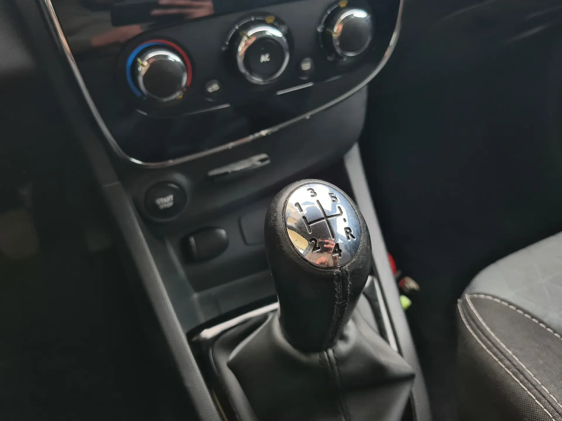 Renault Clio Sport Tourer dCi 90 Dynamique 23