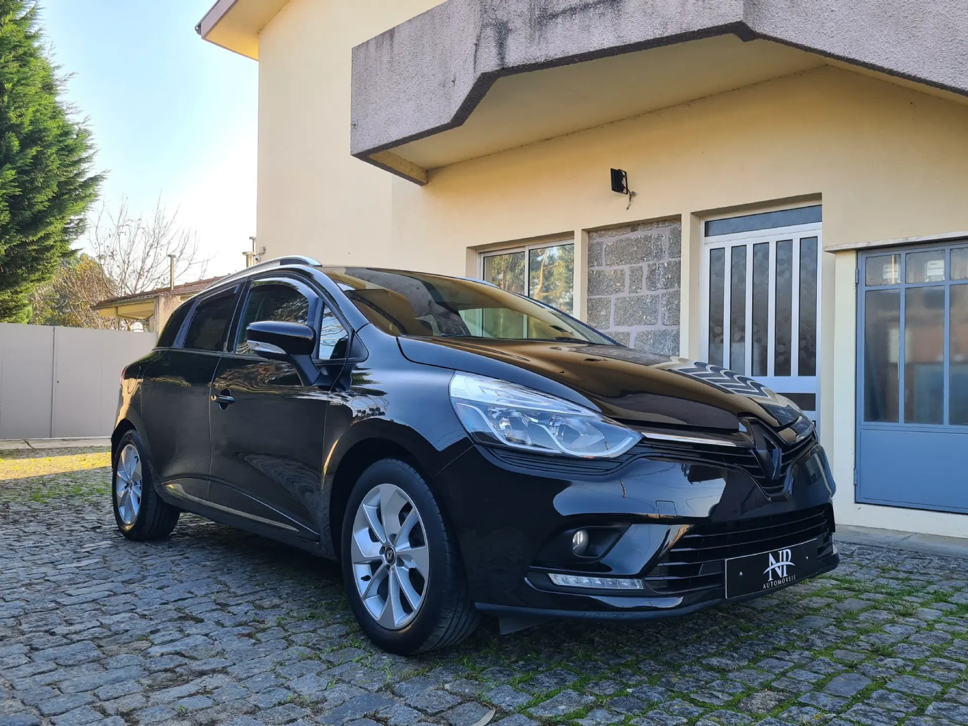Renault Clio Sport Tourer Outro 5