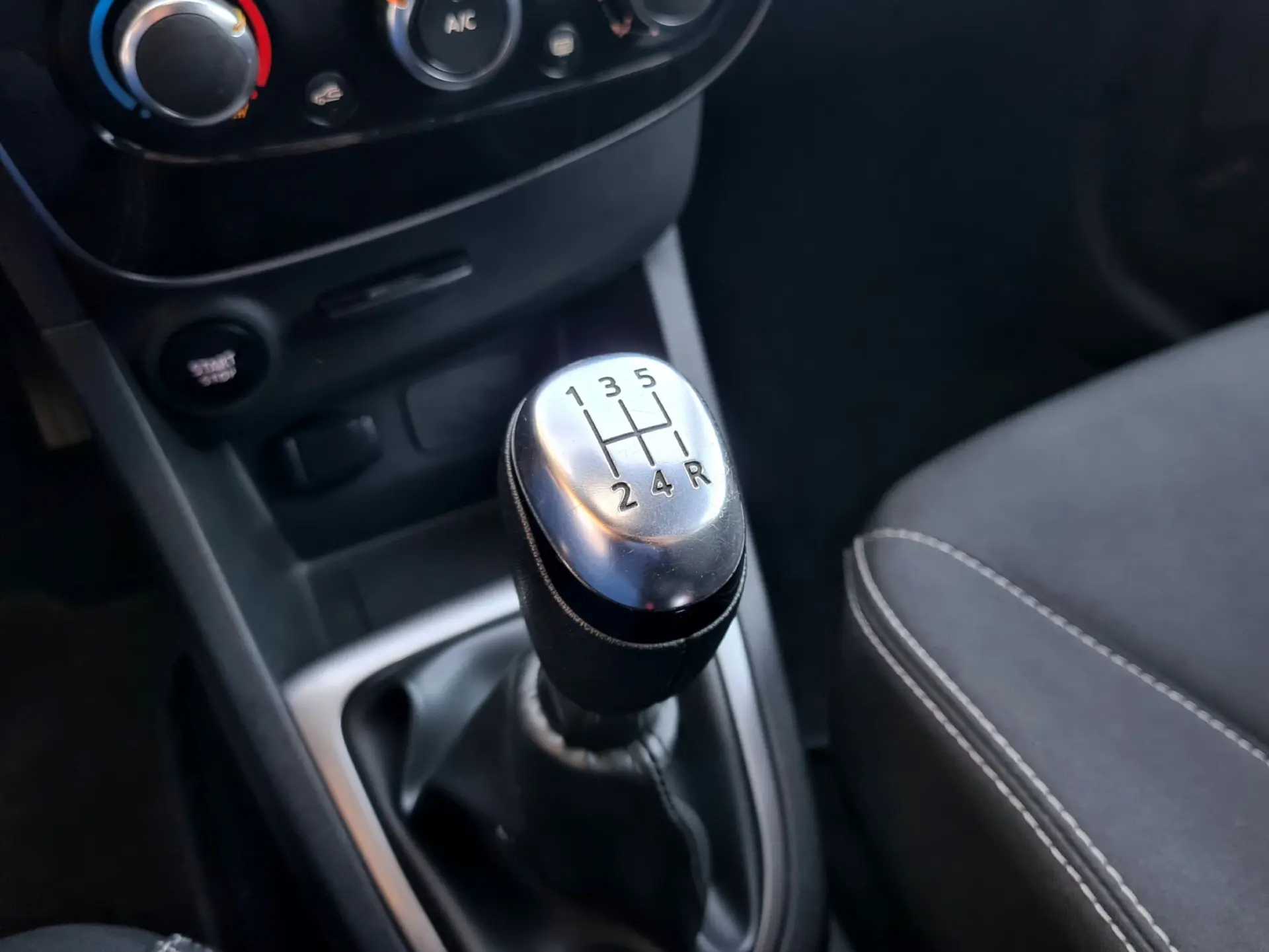 Renault Clio Sport Tourer Outro 24