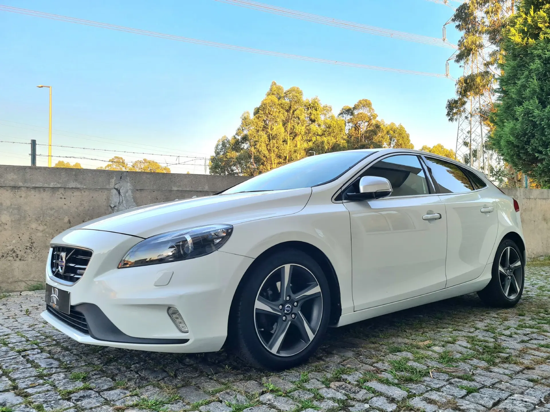 Volvo V40 1.6 D2 R-Design 1