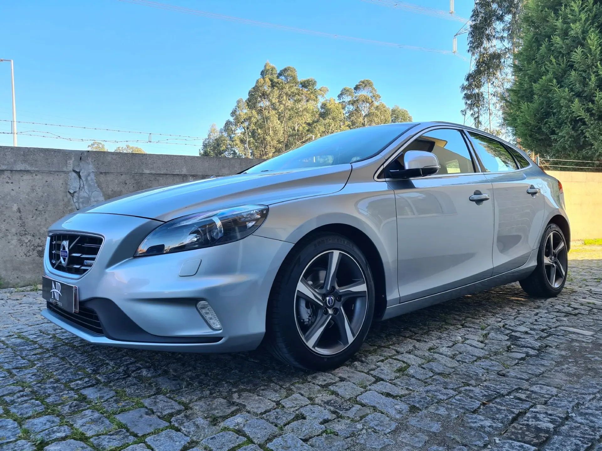 Volvo V40 1.6 D2 R-Design 1