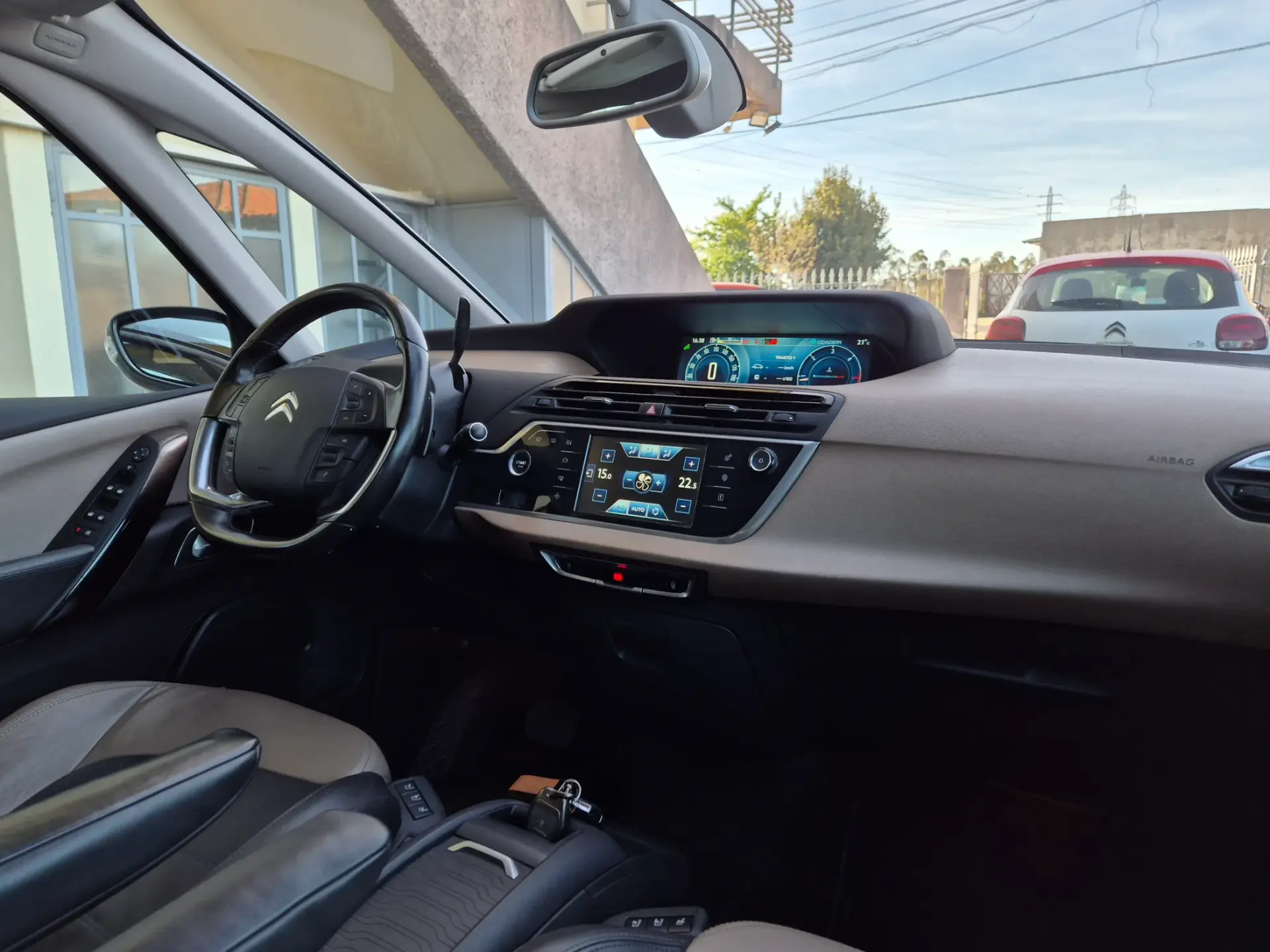Citroen C4 Grand Picasso 2.0 BlueHDi Exclusive EAT6 26