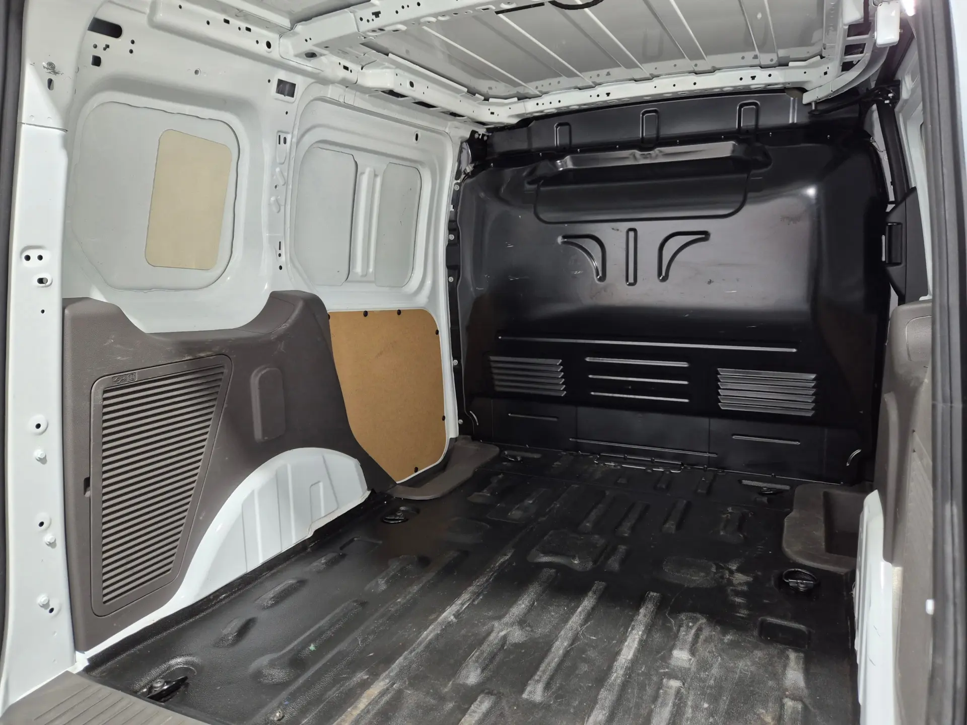 Ford Transit Connect Outro 11