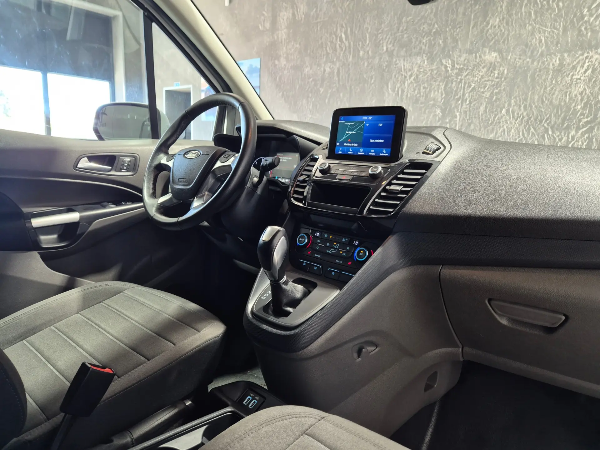 Ford Transit Connect Outro 19