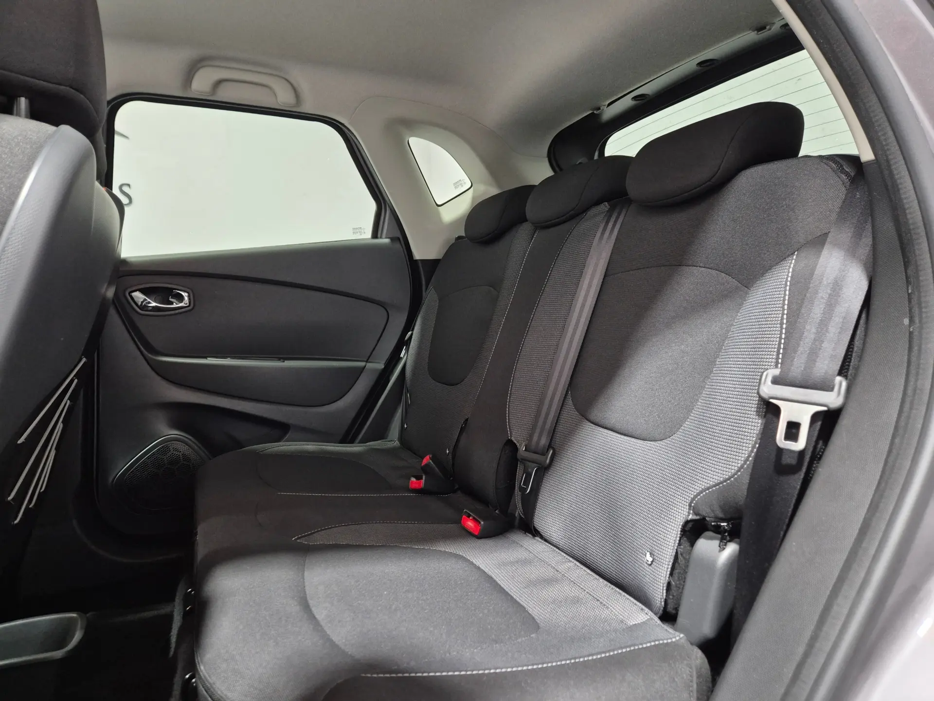 Renault Captur ENERGY TCe 120 EDC Intens 13