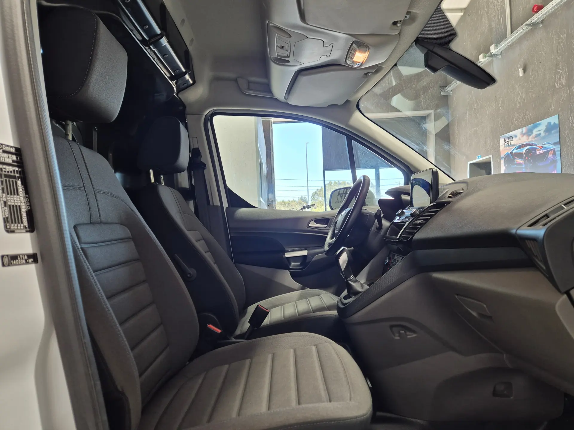 Ford Transit Connect Outro 15