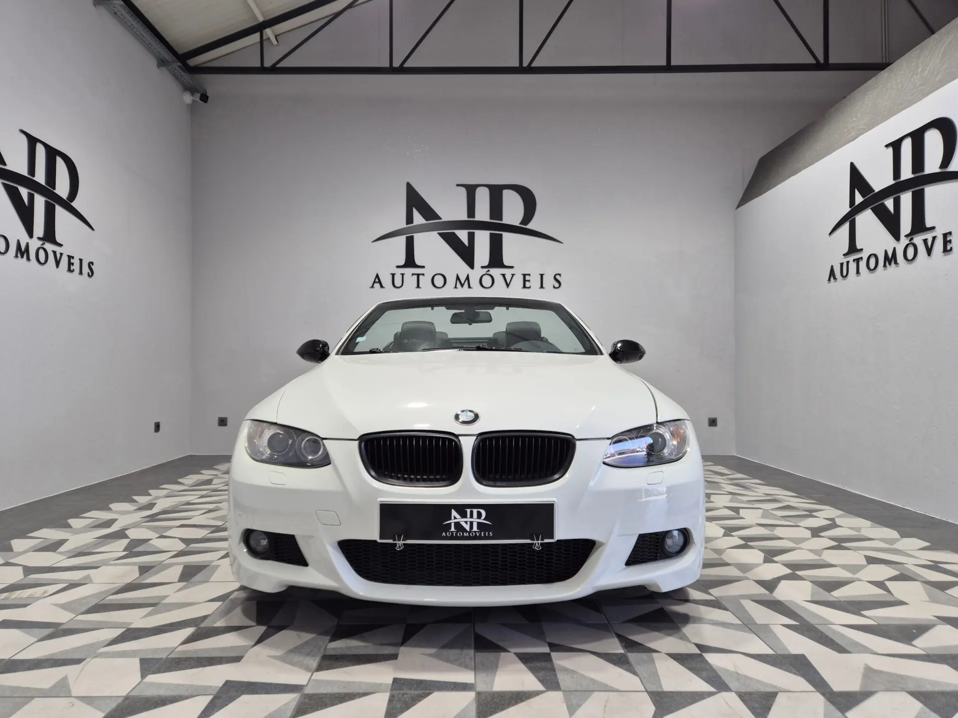 BMW 320 i Cabrio 6