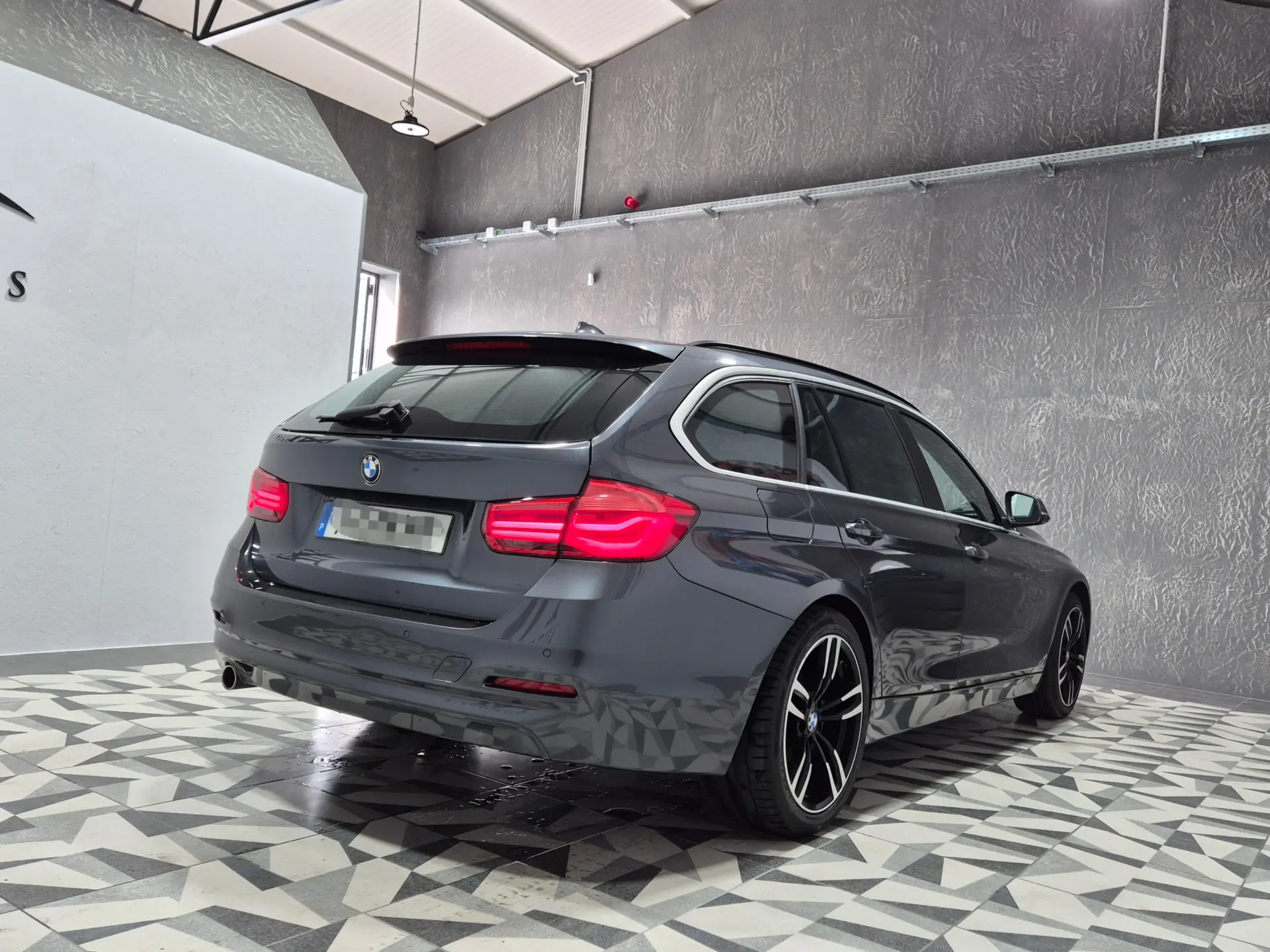 BMW 318 d Aut. 4