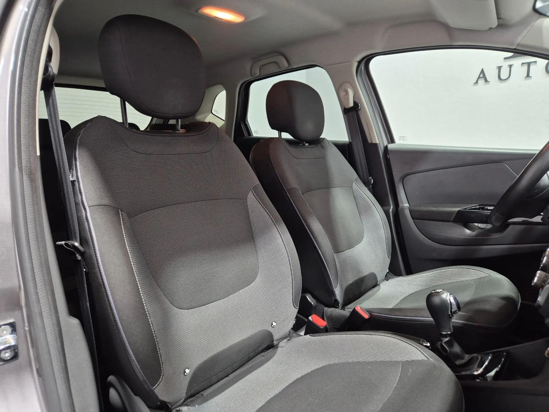 Renault Captur ENERGY TCe 120 EDC Intens 11
