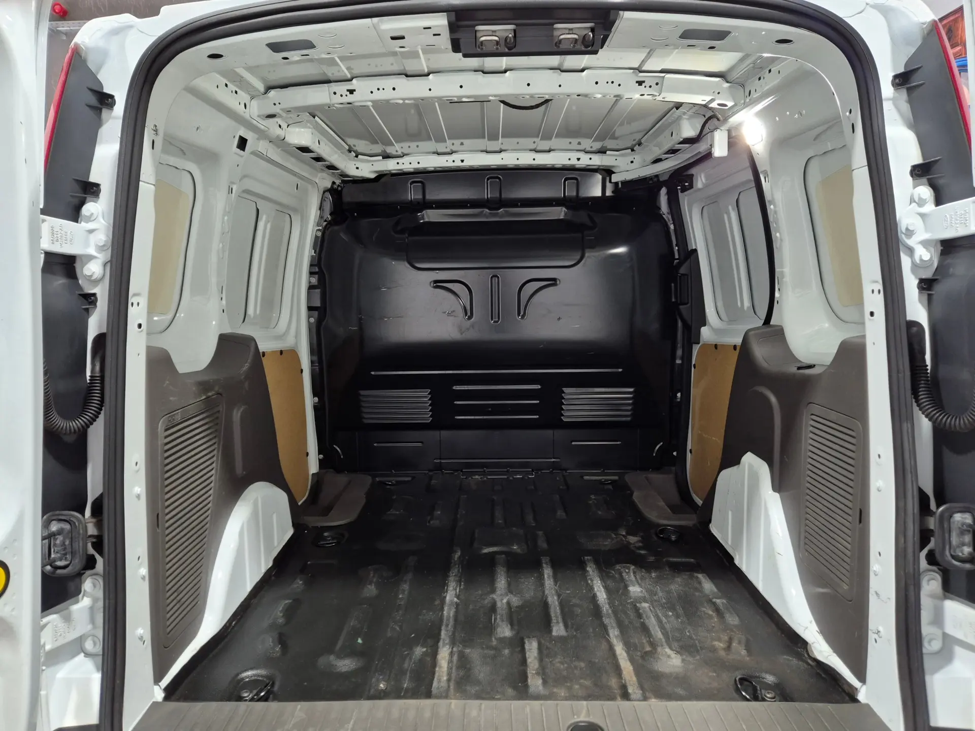 Ford Transit Connect Outro 10