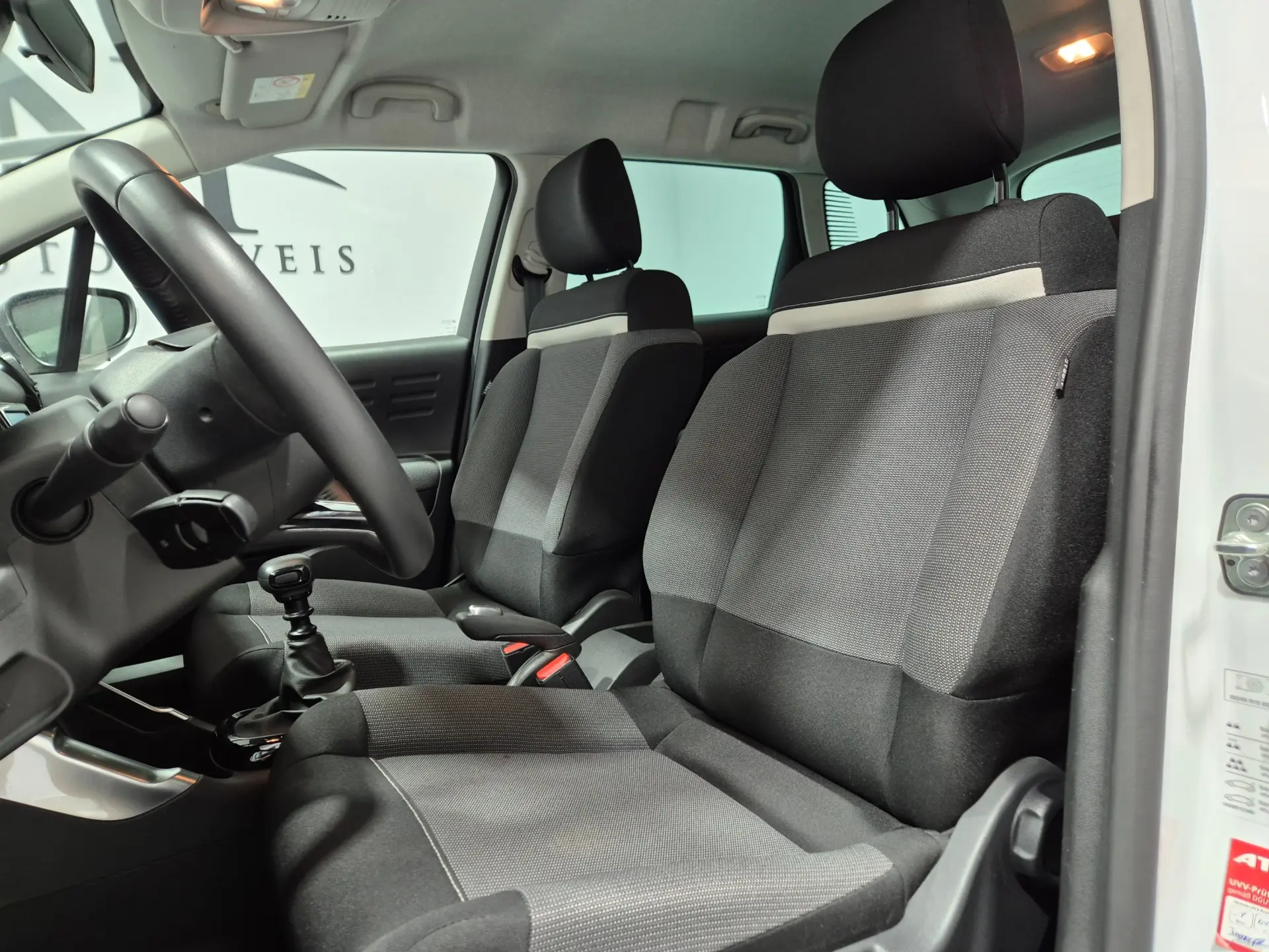 Citroen C3 Aircross 1.2 PureTech Shine 16