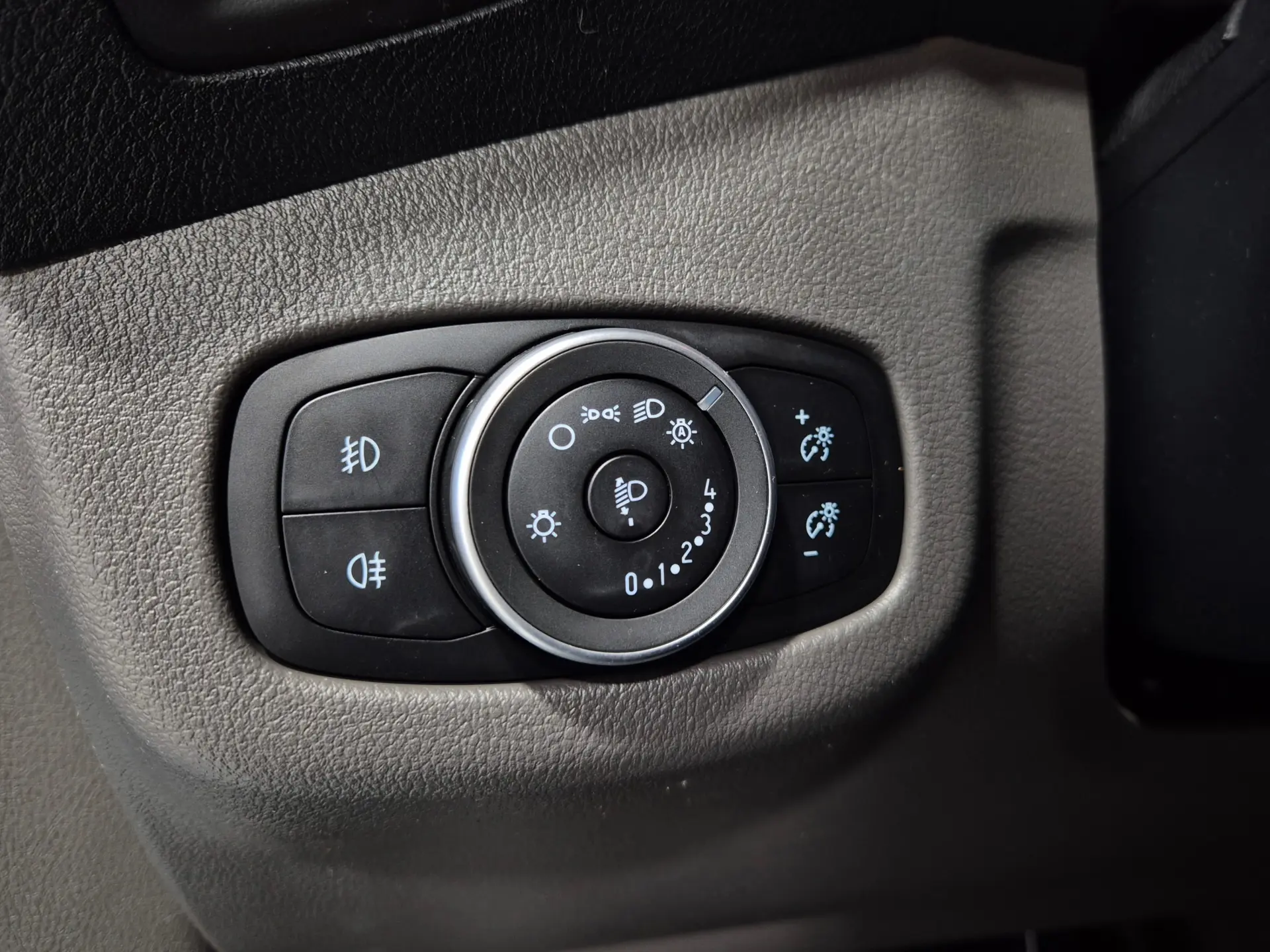 Ford Transit Connect Outro 36