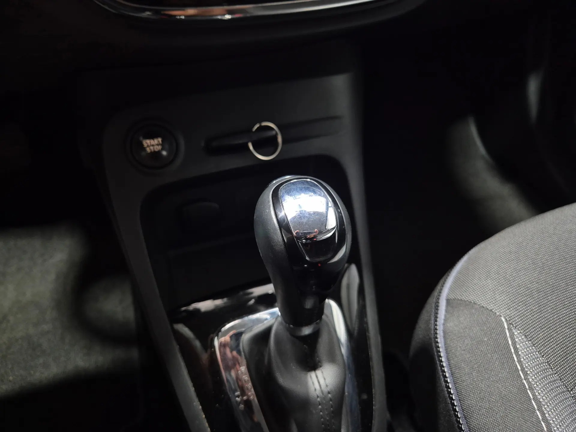 Renault Captur ENERGY TCe 120 EDC Intens 29