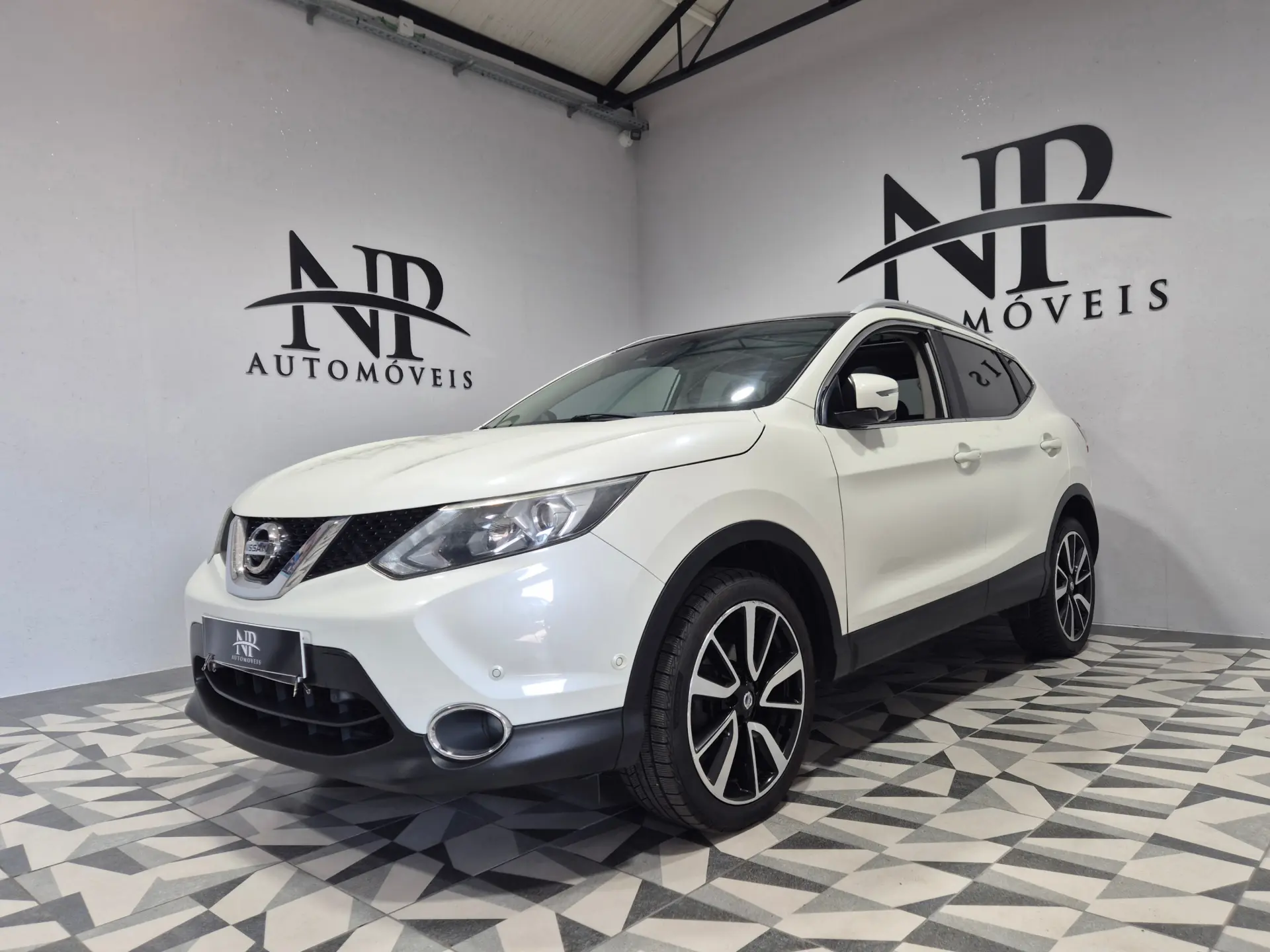 Nissan Qashqai 1.5 dCi Tekna Premium 1