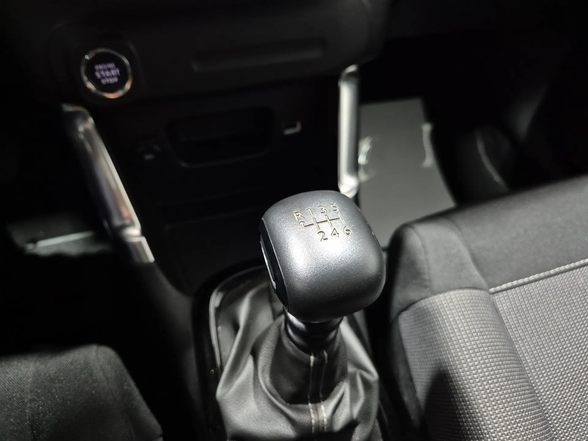 Citroen C3 Aircross 1.2 PureTech Shine 29