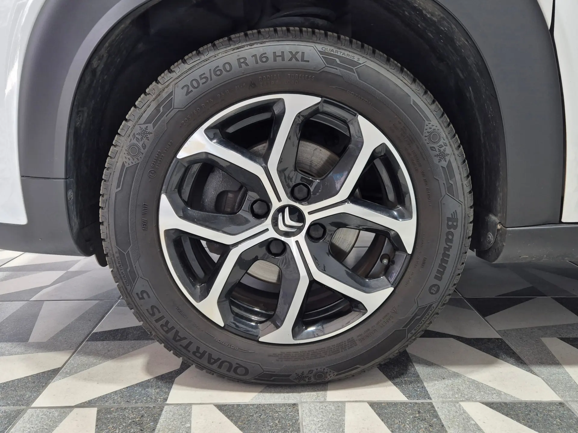 Citroen C3 Aircross 1.2 PureTech Shine 8