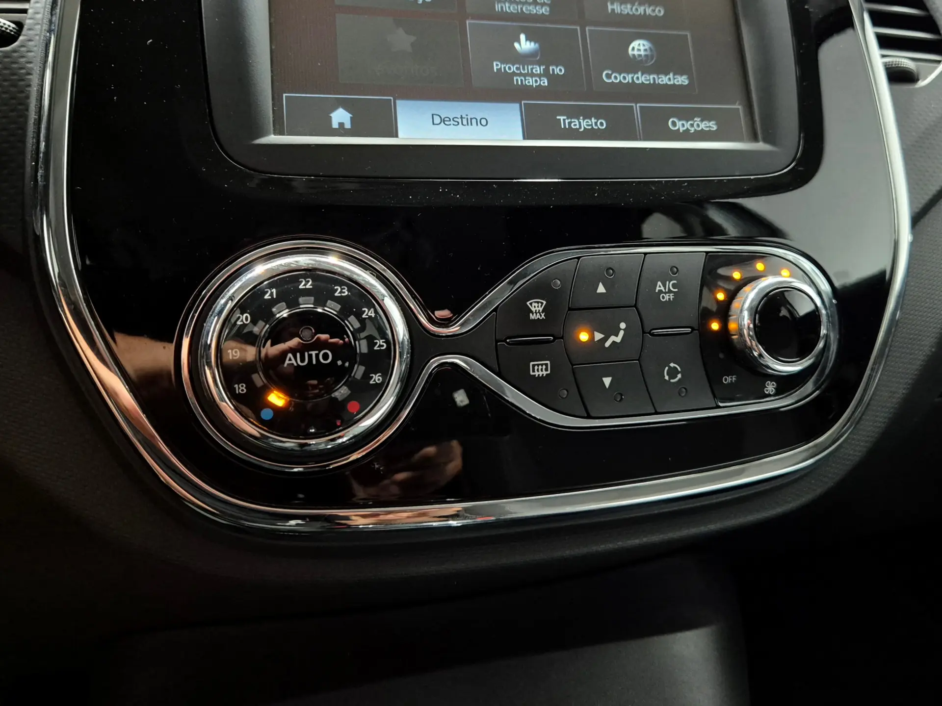 Renault Captur ENERGY TCe 120 EDC Intens 28