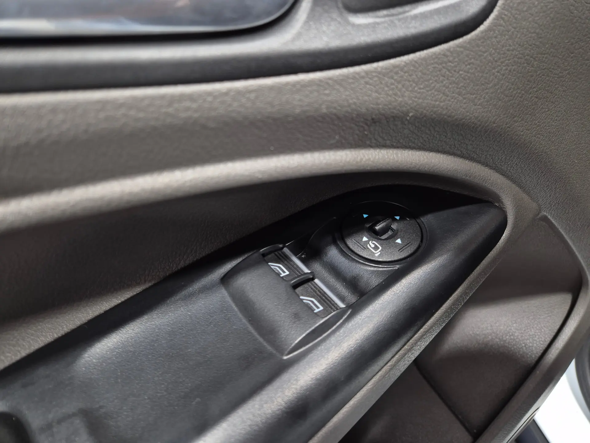 Ford Transit Connect Outro 37