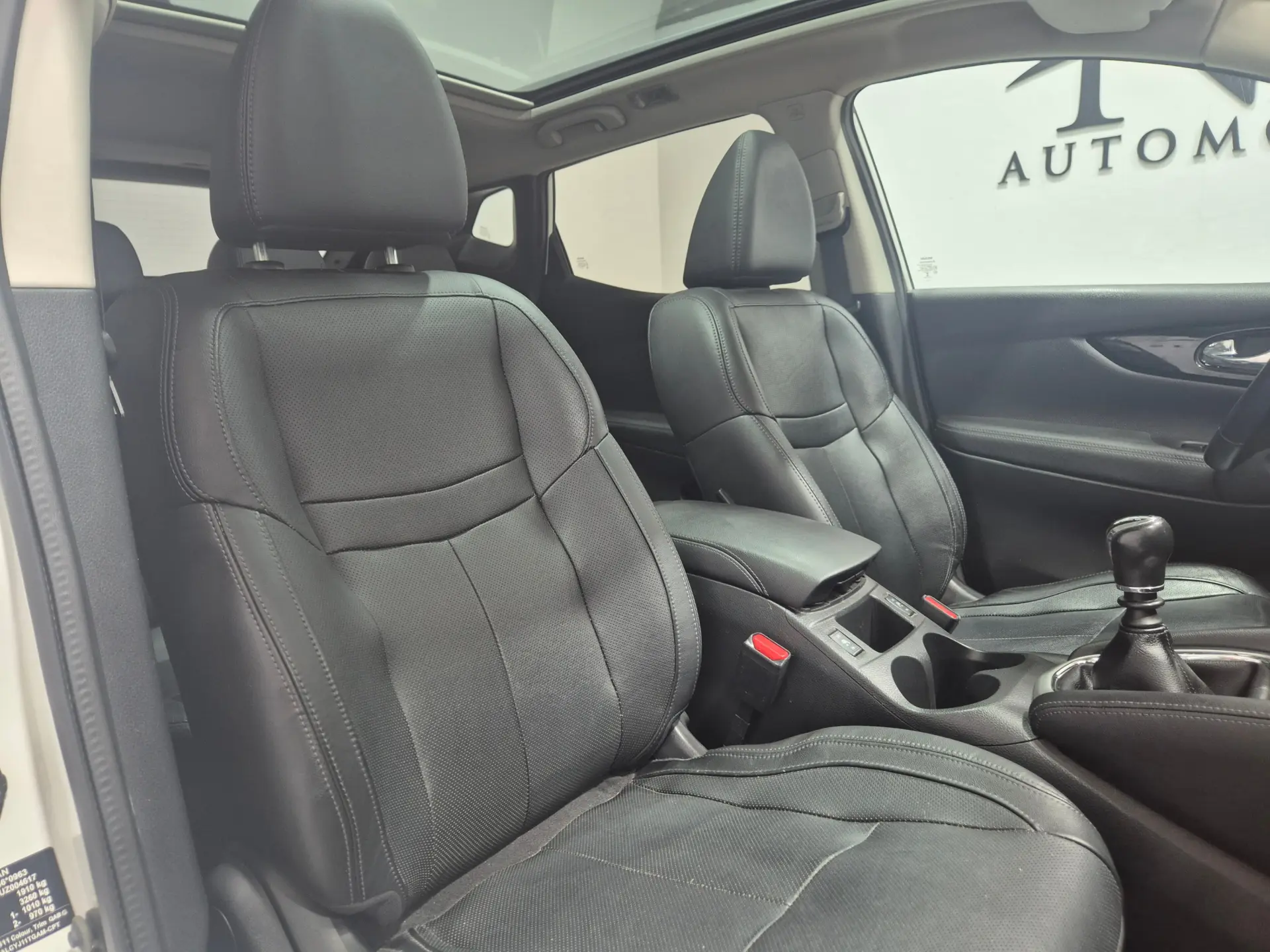 Nissan Qashqai 1.5 dCi Tekna Premium 10