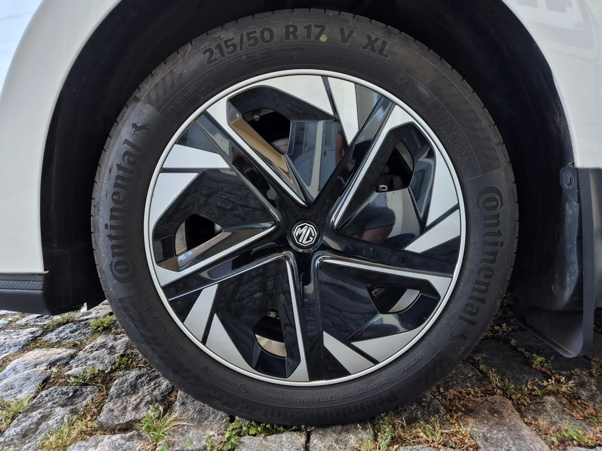 MG MG4 64 kWh Luxury 8
