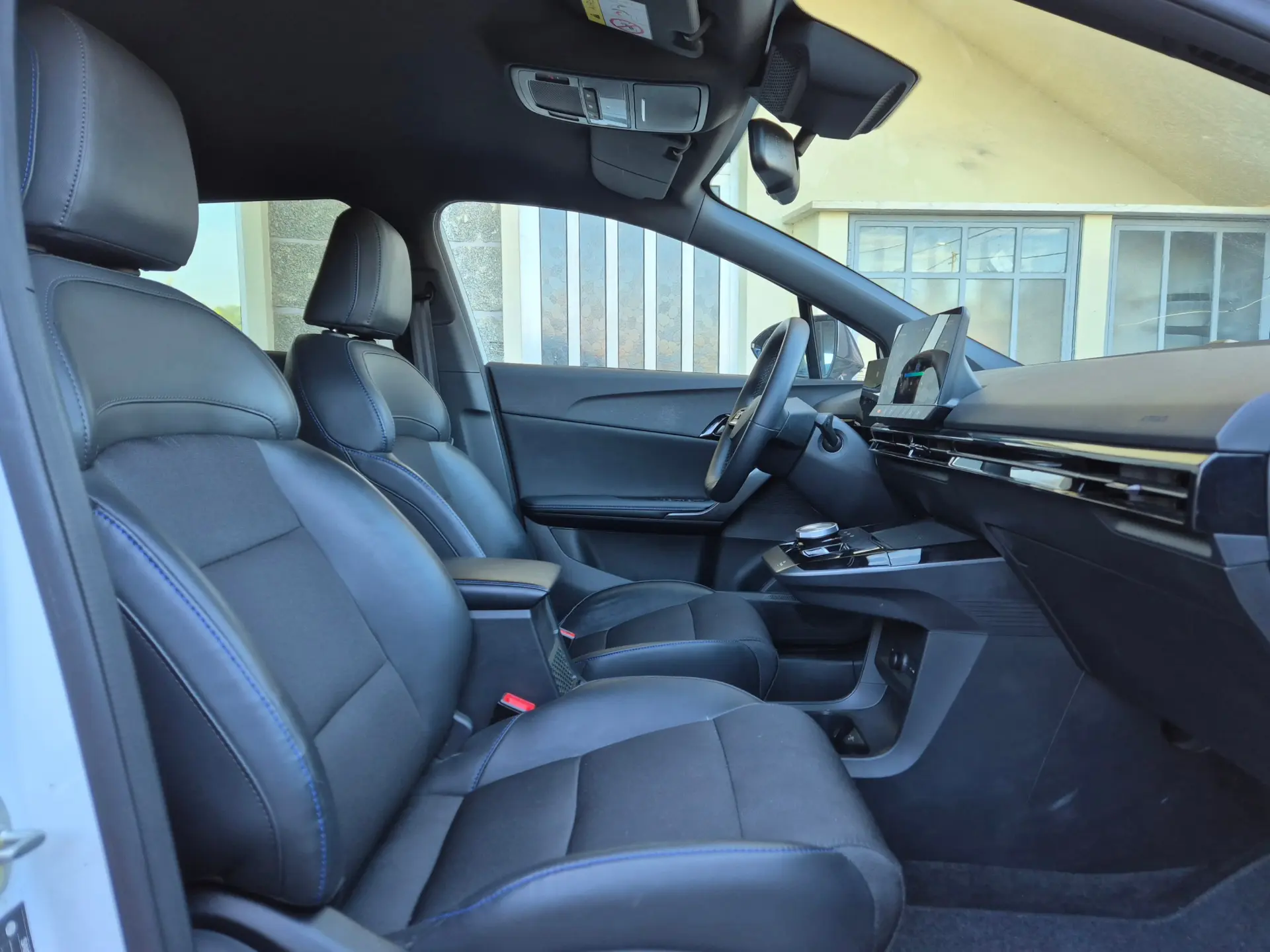 MG MG4 64 kWh Luxury 12