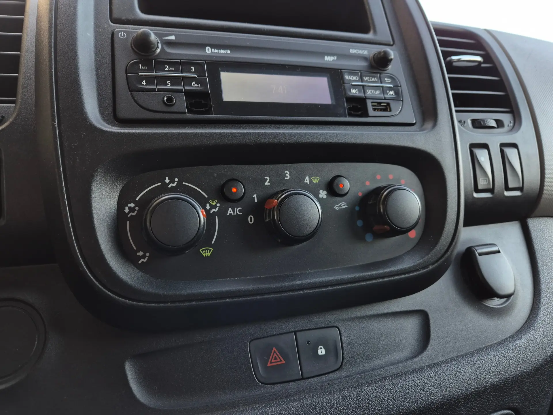 Renault Trafic 1.6 dCi L1H1 1.0T 22