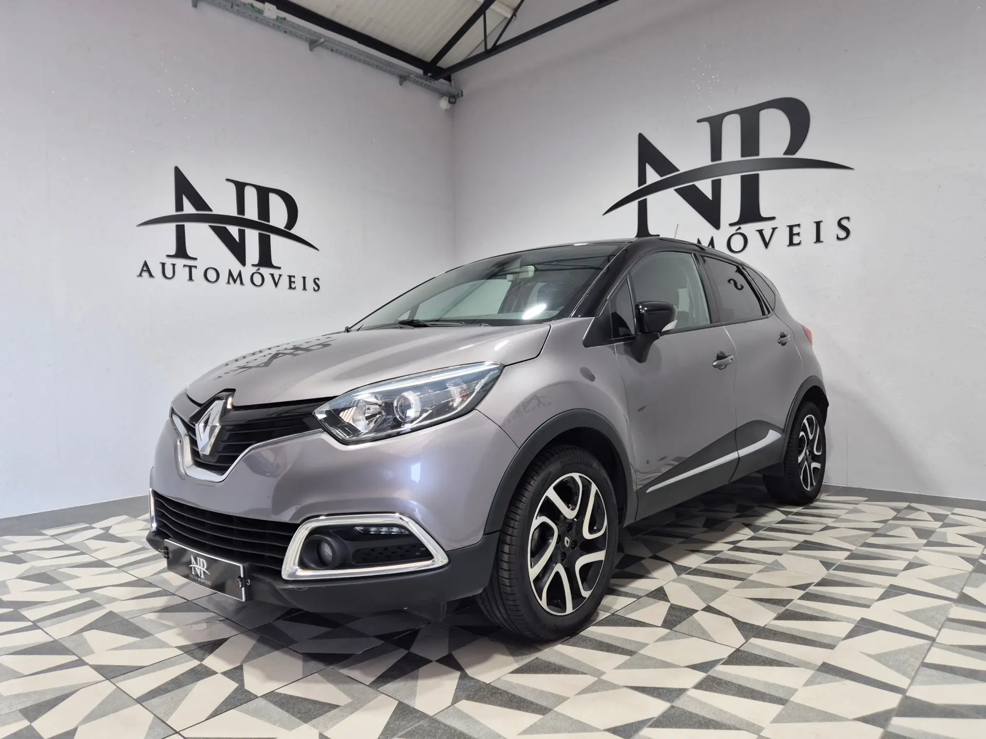Renault Captur ENERGY TCe 120 EDC Intens 1