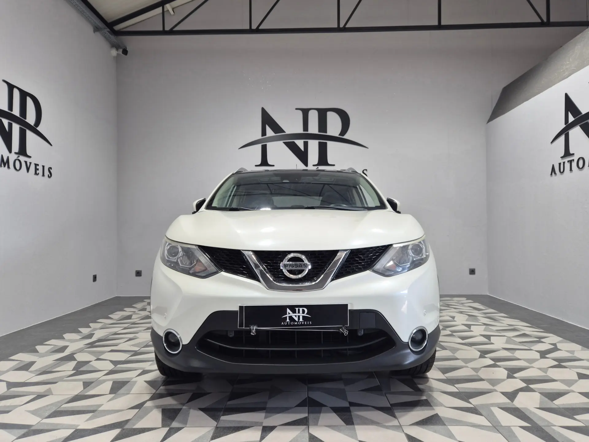 Nissan Qashqai 1.5 dCi Tekna Premium 6