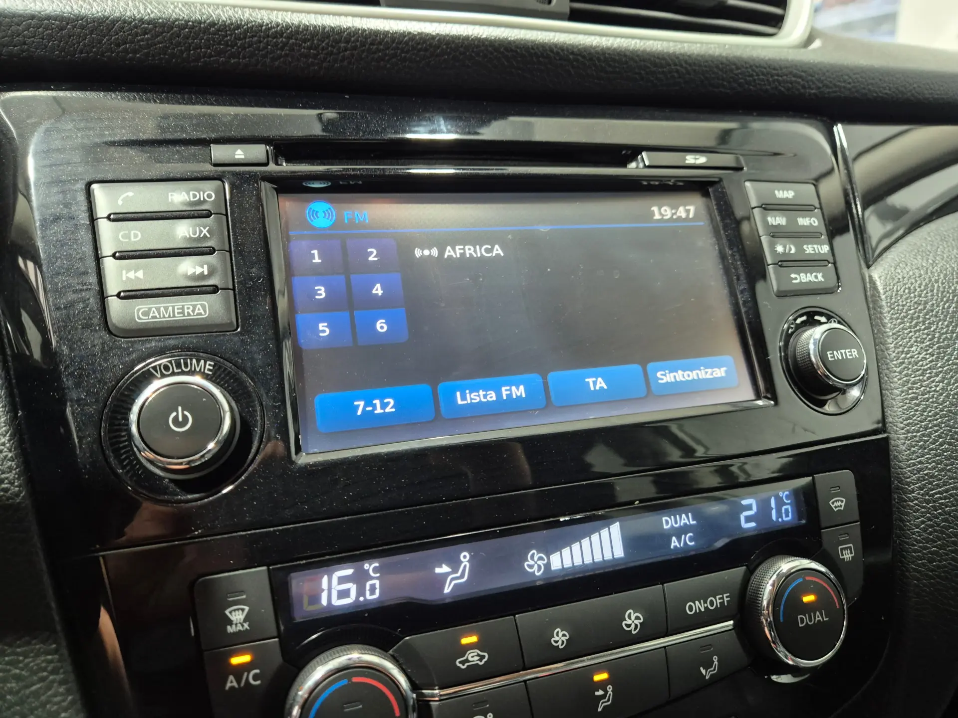 Nissan Qashqai 1.5 dCi Tekna Premium 23