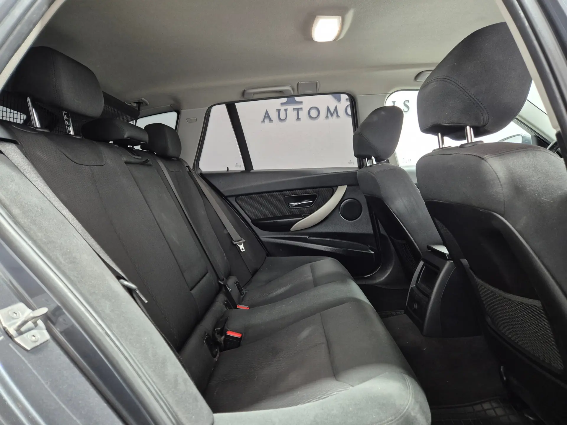 BMW 318 d Aut. 8