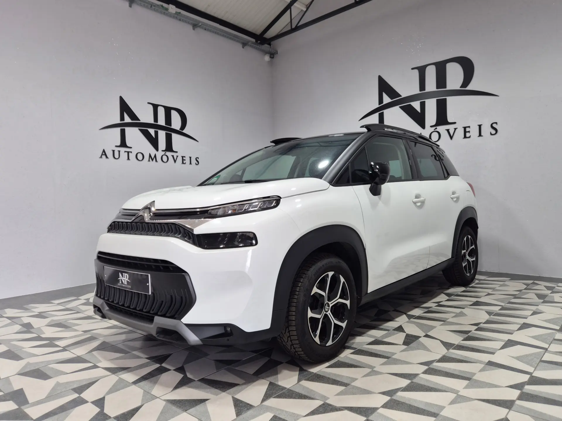 Citroen C3 Aircross 1.2 PureTech Shine 1