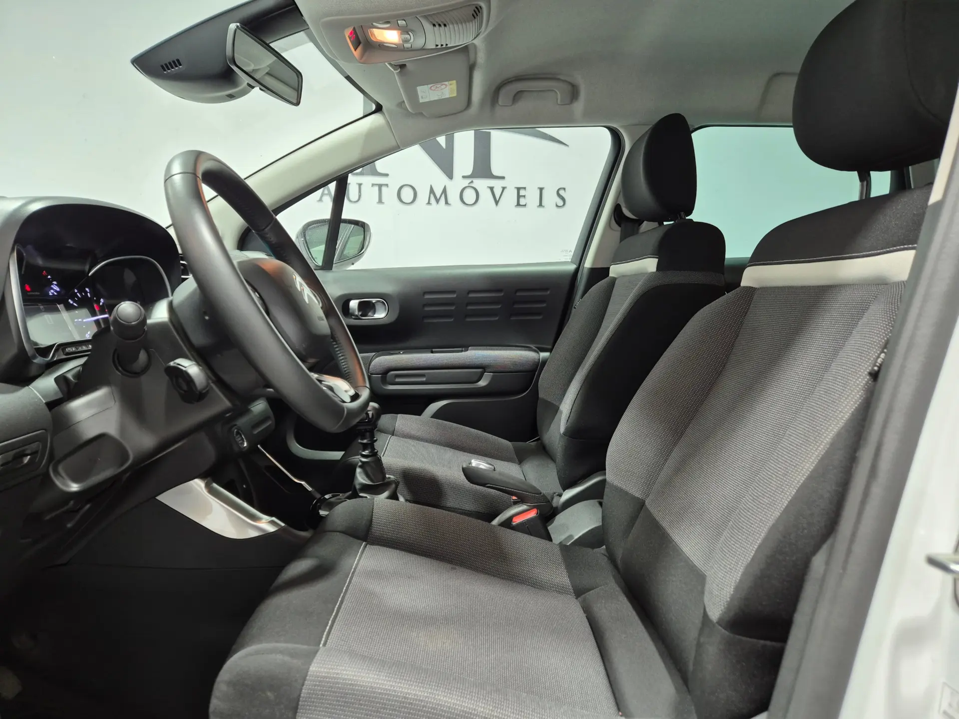 Citroen C3 Aircross 1.2 PureTech Shine 15