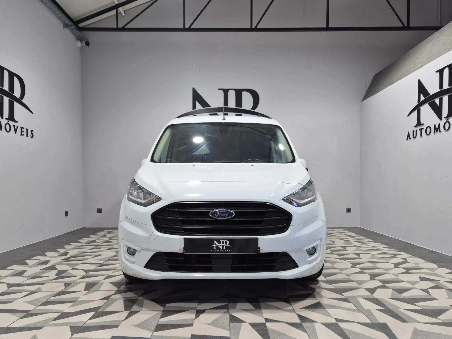 Ford Transit Connect Outro 6