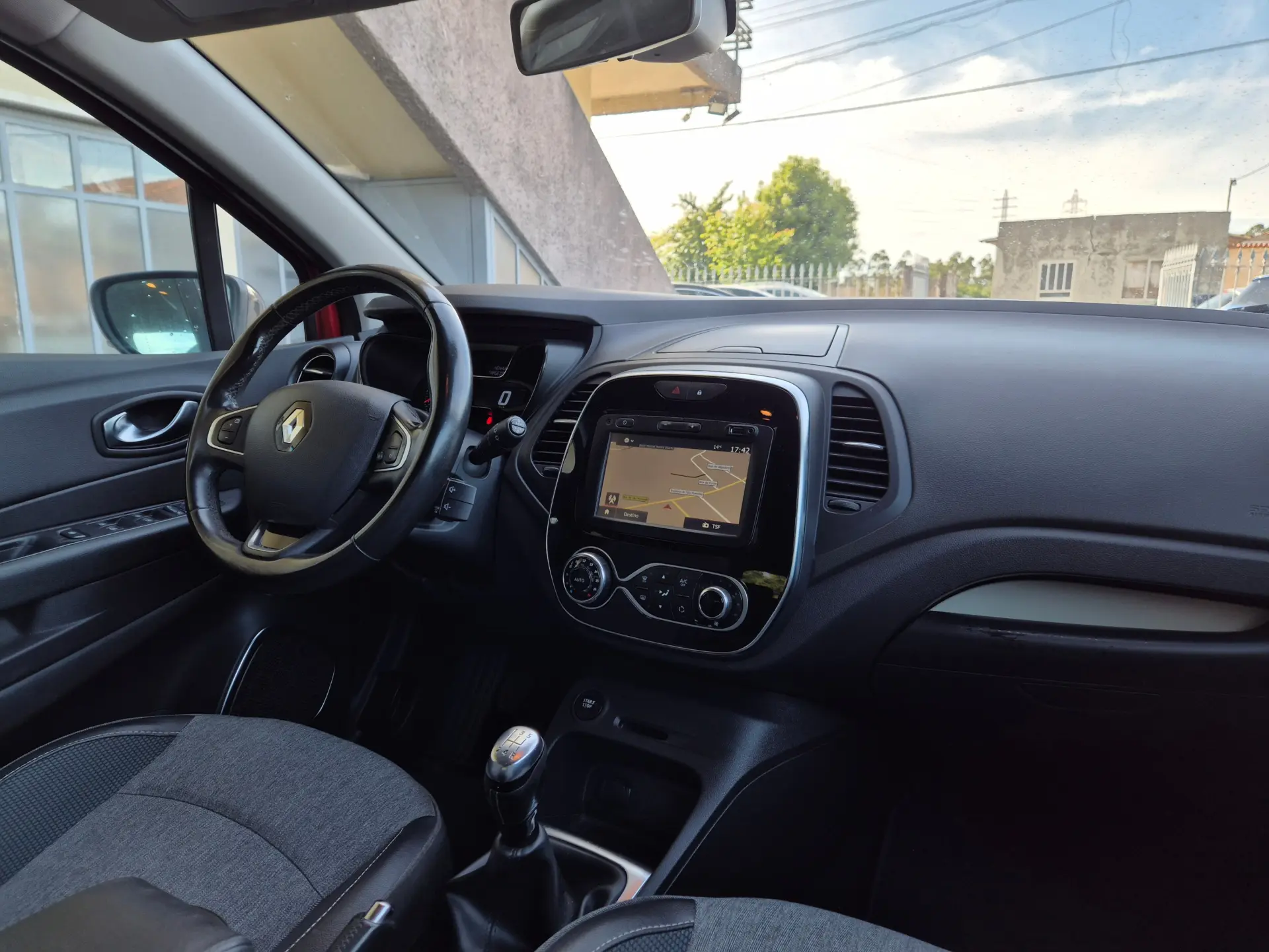 Renault Captur 0.9 TCE Exclusive 19