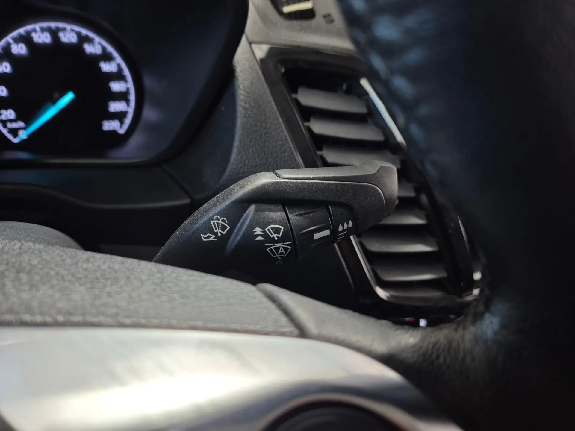 Ford Transit Connect Outro 24