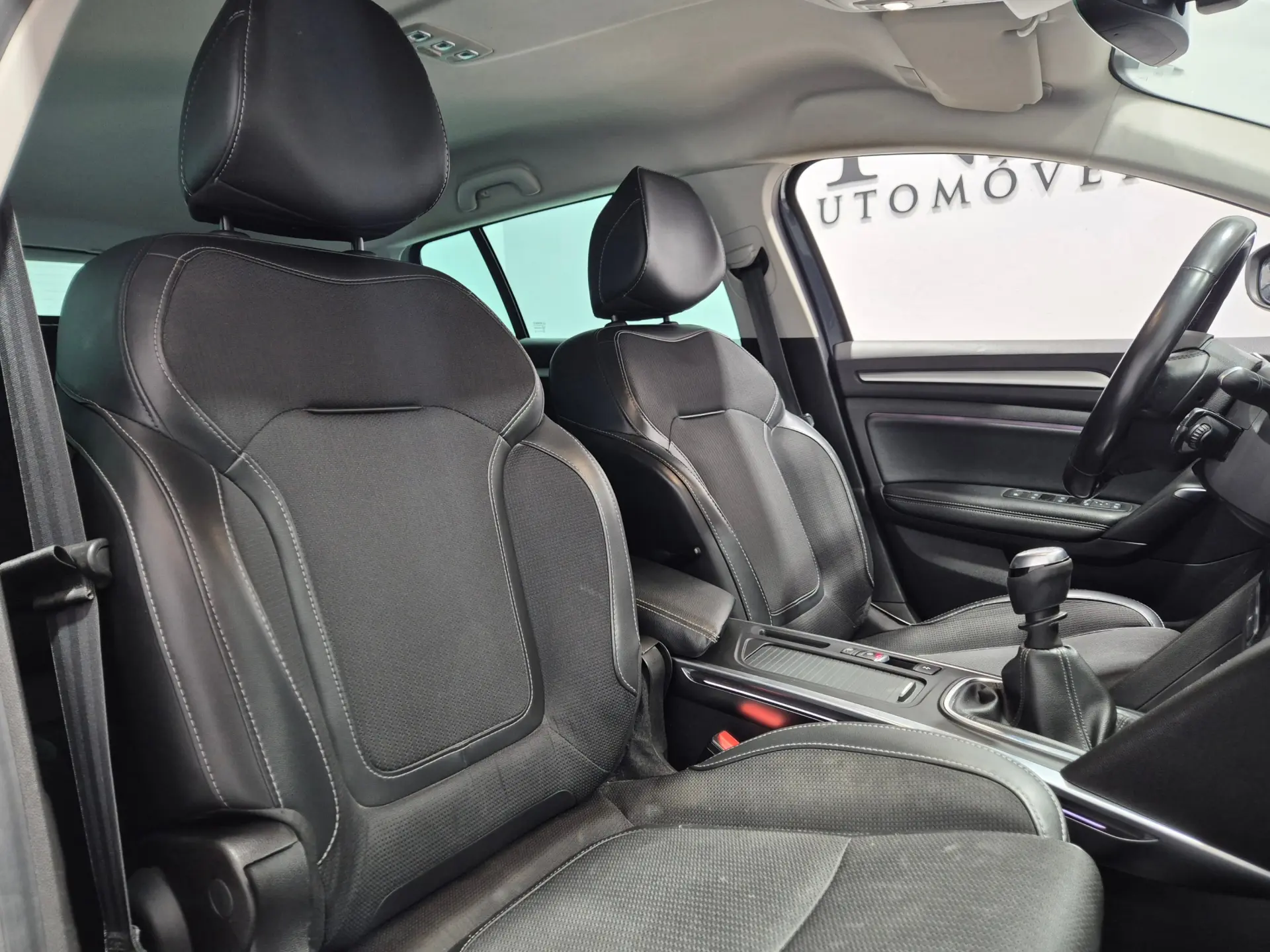 Renault Mégane Sport Tourer 1.5 Blue dCi Intens 11