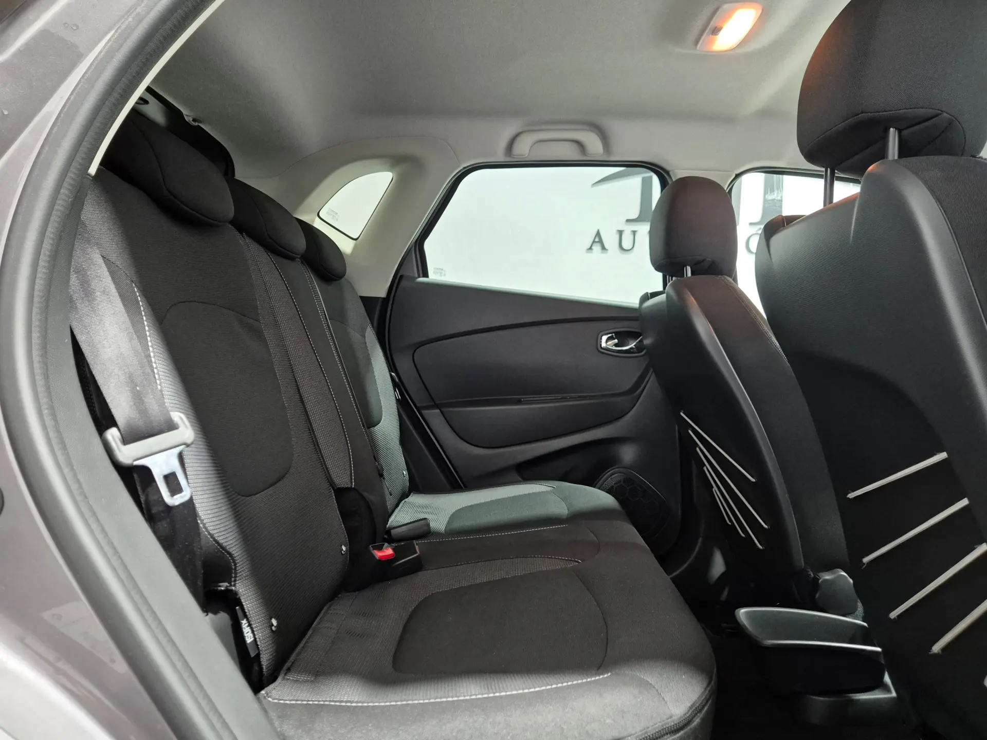 Renault Captur ENERGY TCe 120 EDC Intens 8