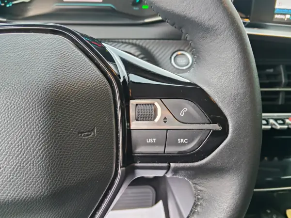 Peugeot e-208 50 kWh Allure Pack 27