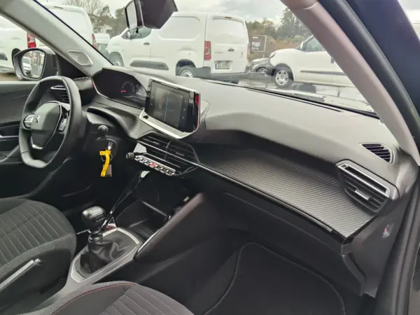 Peugeot 2008 1.2 PureTech Style 19